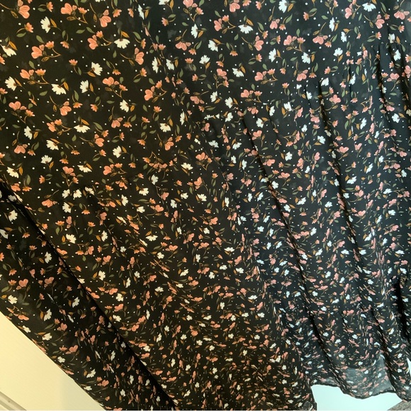 New Look sheer black floral maxi dress, size 22. - Picture 4 of 7